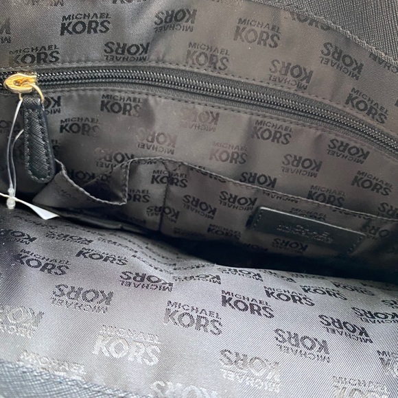 New Michael Kors LG Jet Set Pocket Tote - Picture 9 of 11